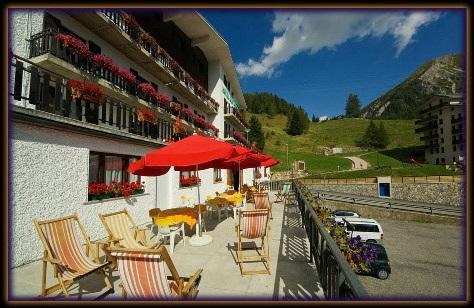 Hotel Des Alpes Foppolo Buitenkant foto
